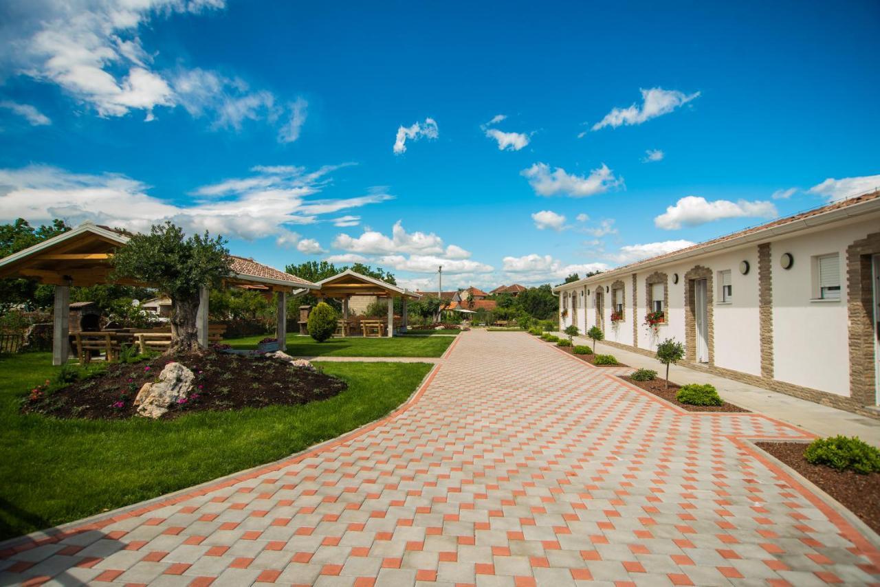 Apartments Slapovi Studenci Exterior photo