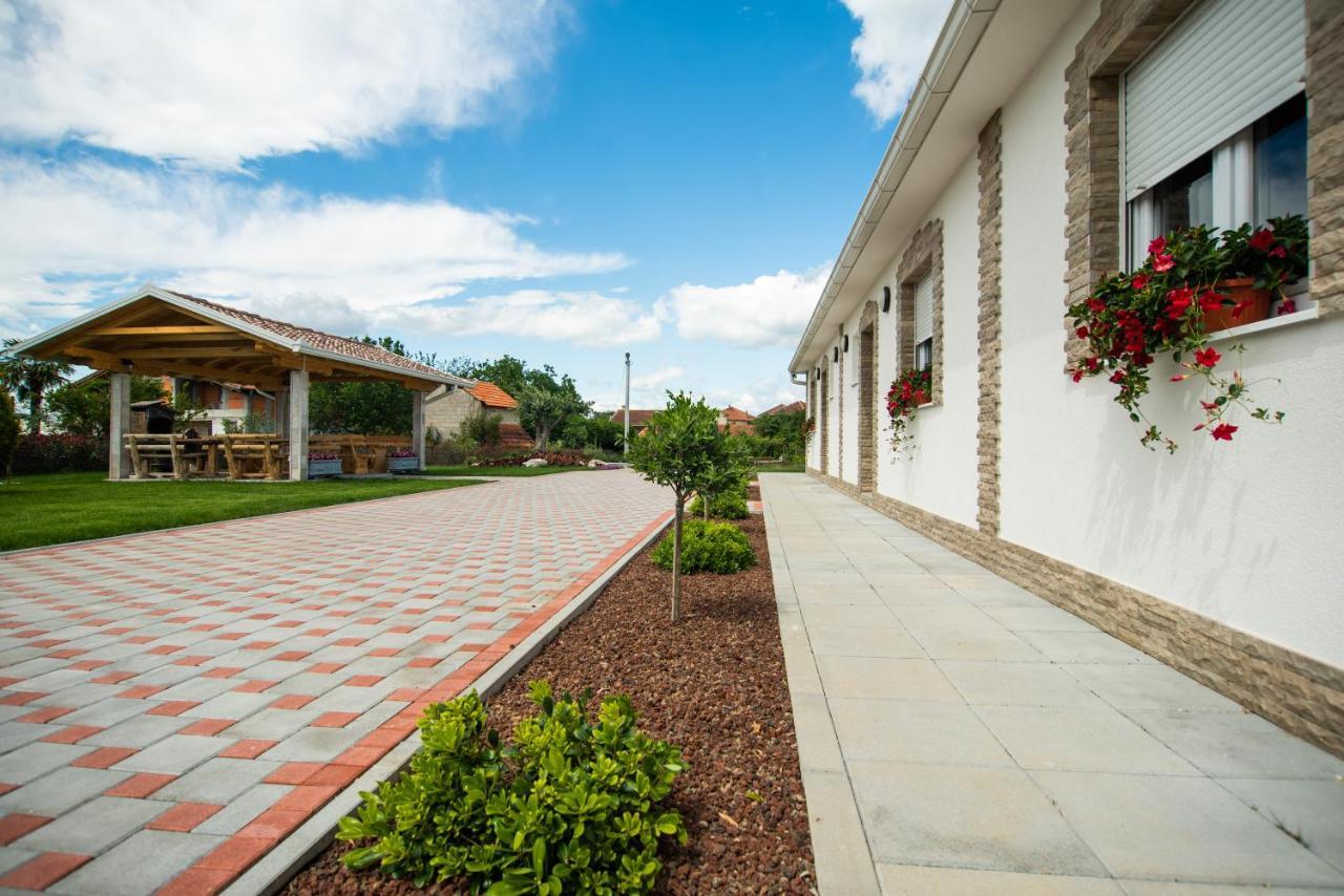 Apartments Slapovi Studenci Exterior photo